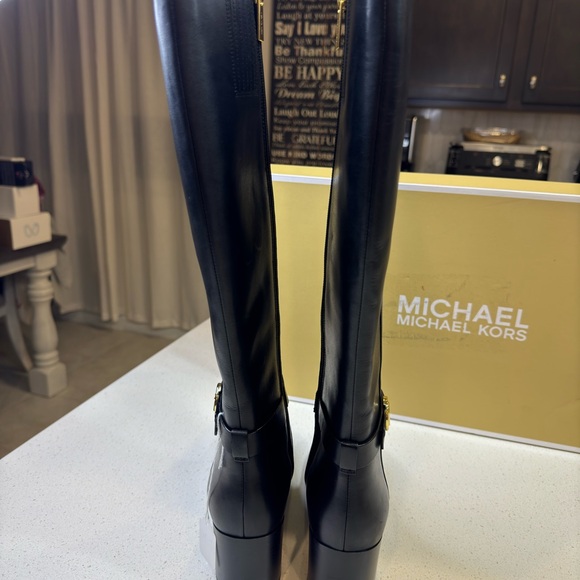 NWOT - Michael Kors Boots - Picture 5 of 6